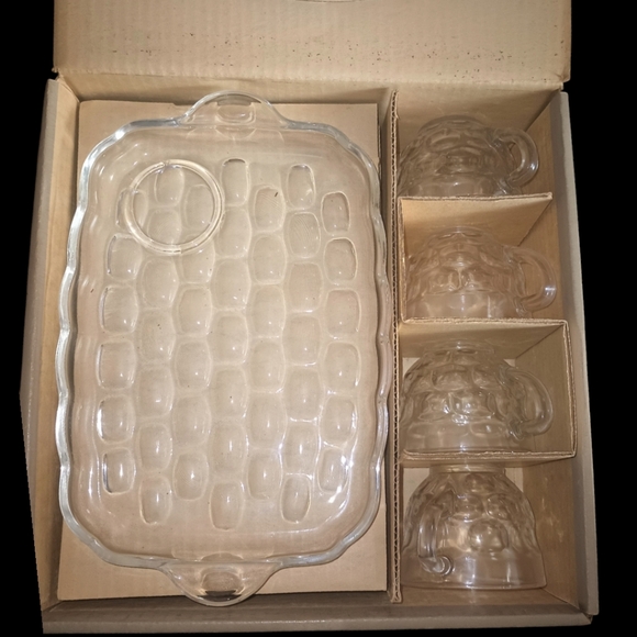 *EUC Federal Glass Yorktown Vintage Snack Set Set of 4 Plates 4 Cups w/ Orig Box - Picture 12 of 12